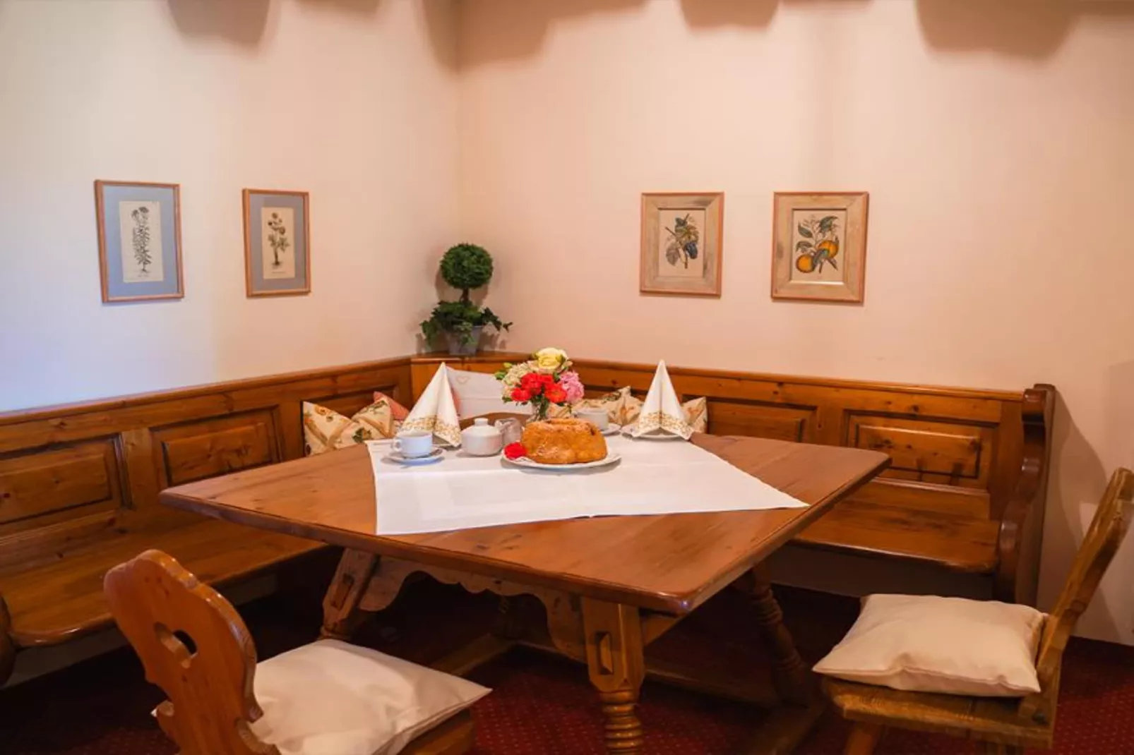 Sammareier Gutshof - Seniorsuite 70qm DG-Esszimmer