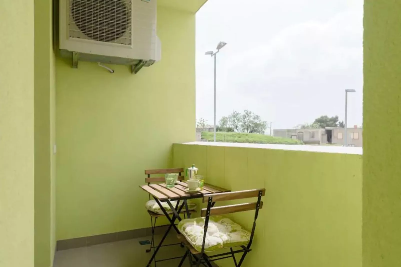 Apartment White Gardenia (ST) - One Bedroom Apartment with Balcony-Terrace balcony