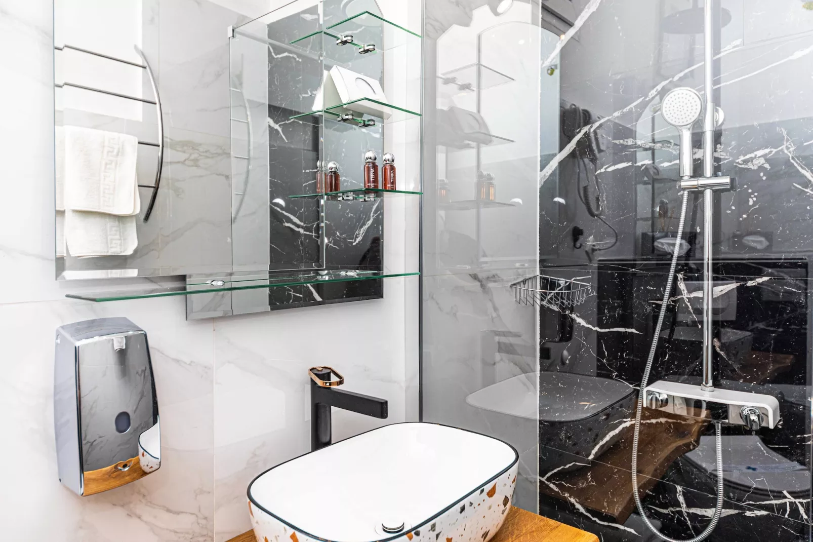 Apartments Keka - One Bedroom Apartment-Bathroom