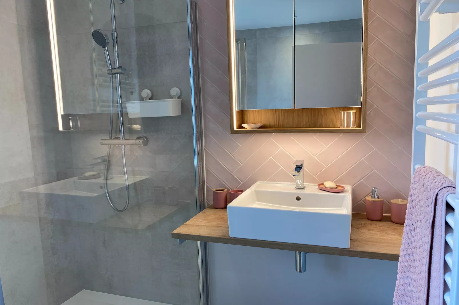 Joli gîte à Corseul-Badezimmer