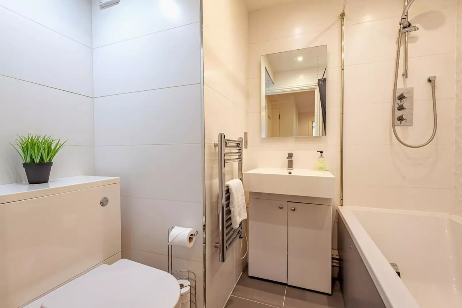 RG14 Comfort Hse 03-Badezimmer