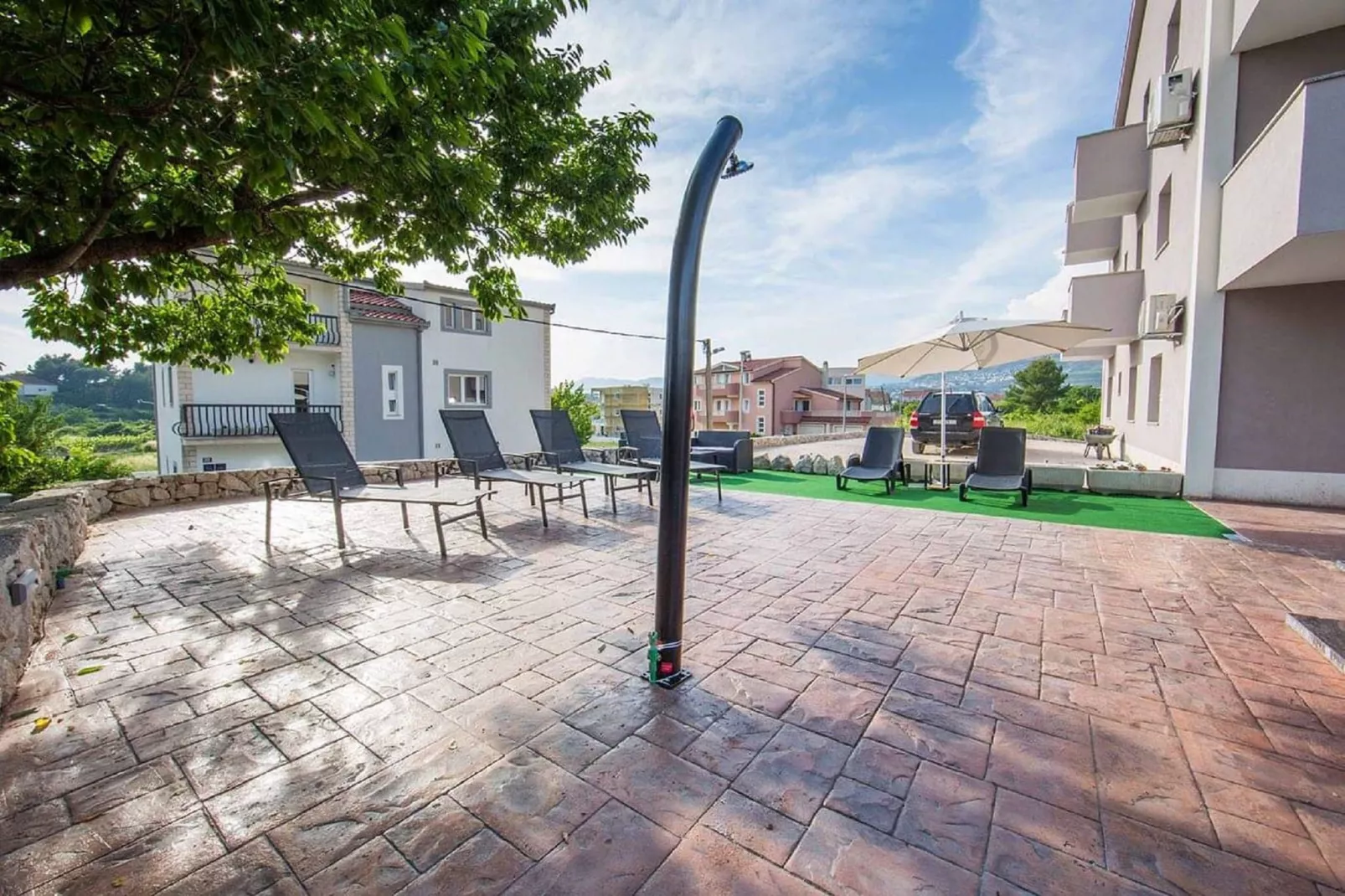 Holiday Home J&D No.3-Six Bedroom House  with Pool-Extérieur