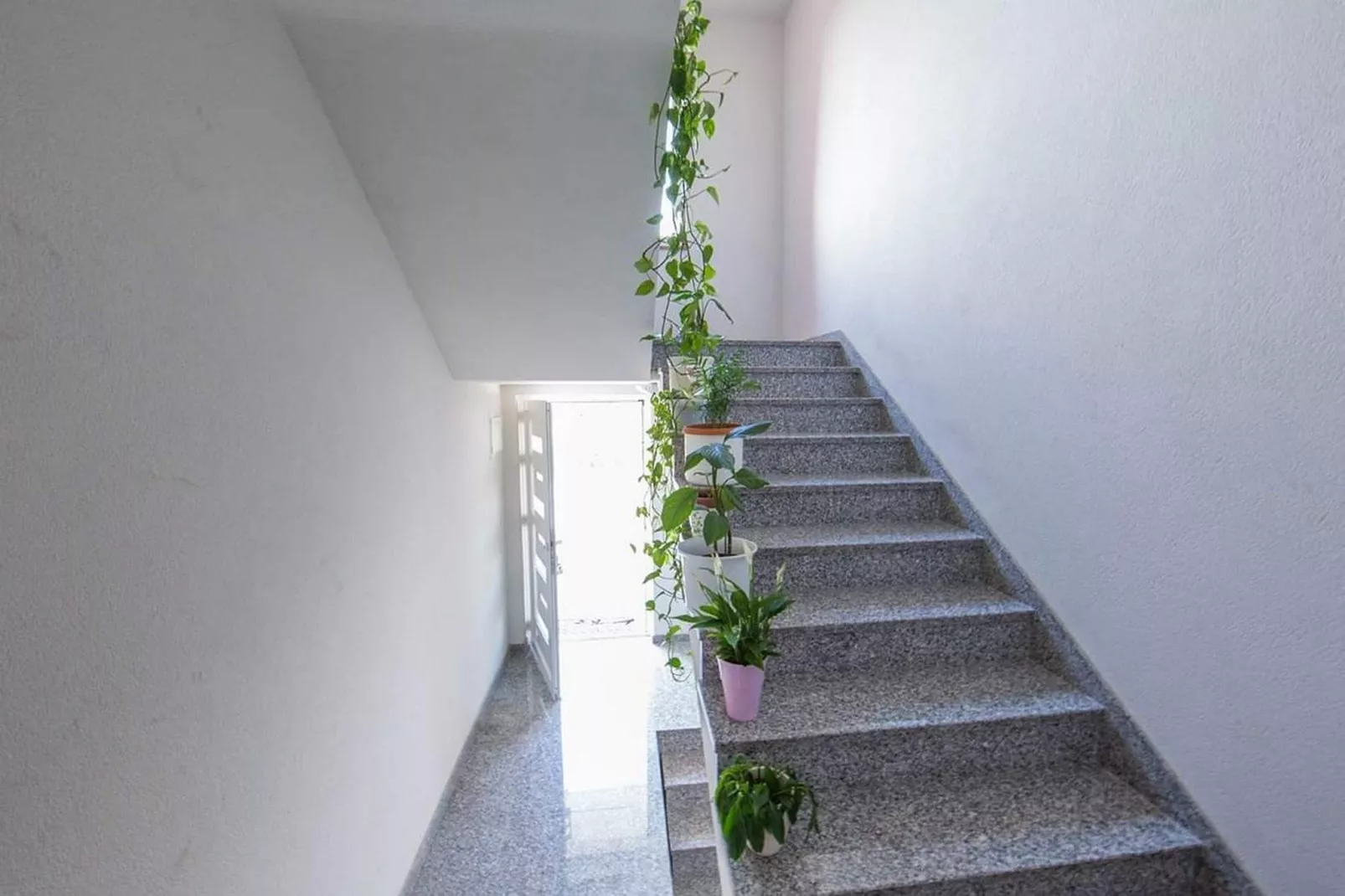 Holiday Home J&D No.3-Six Bedroom House  with Pool-Extérieur