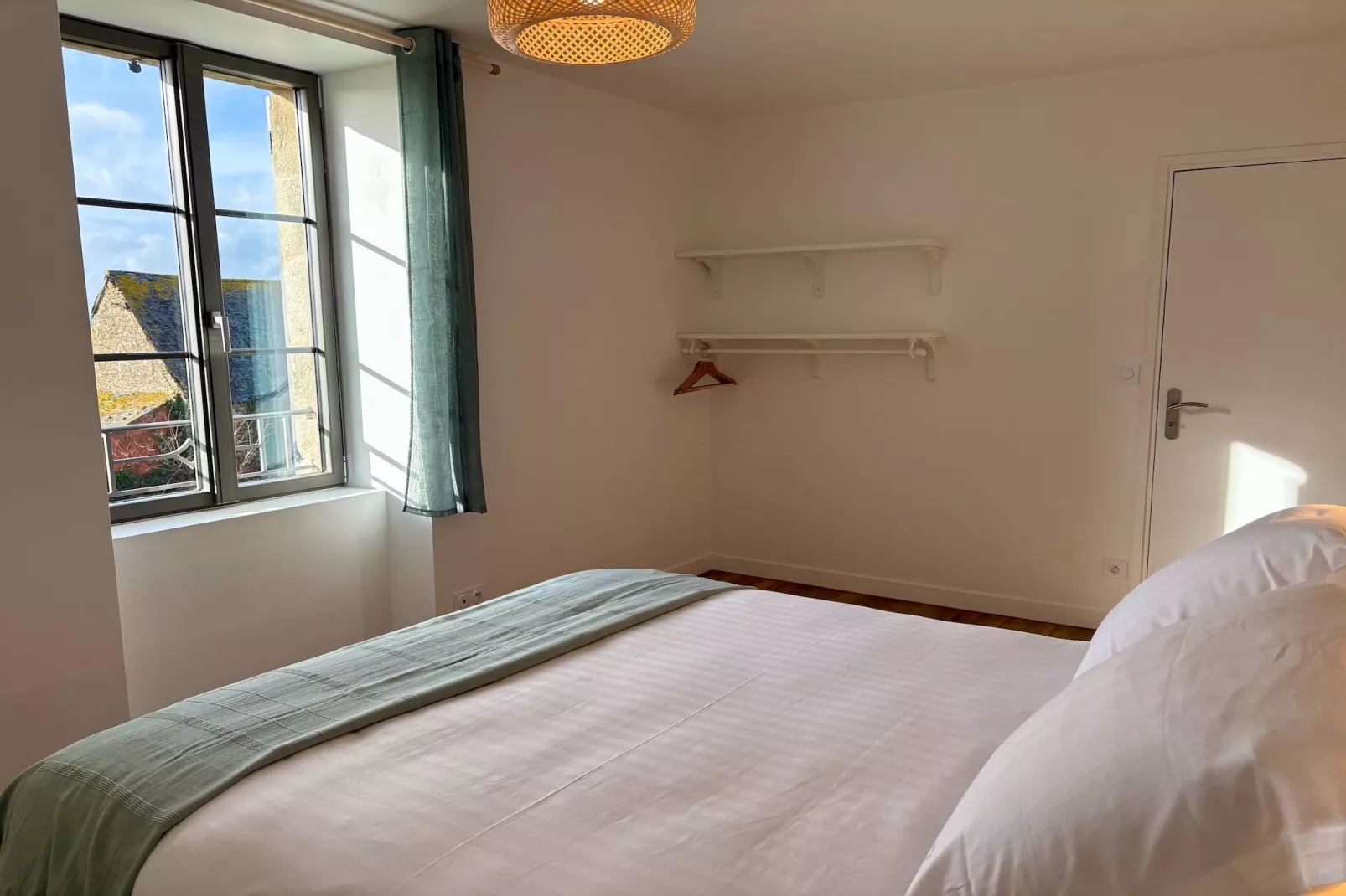 Joli gîte à Corseul-Bedroom