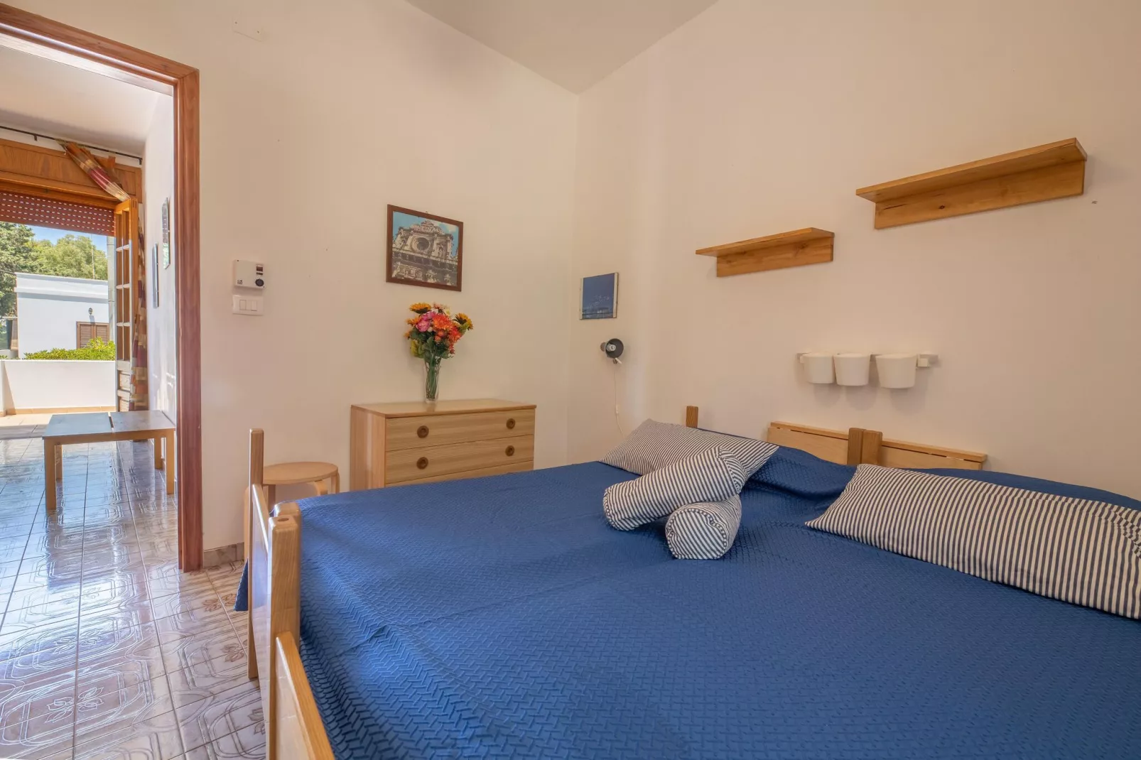 TS11-Bedroom