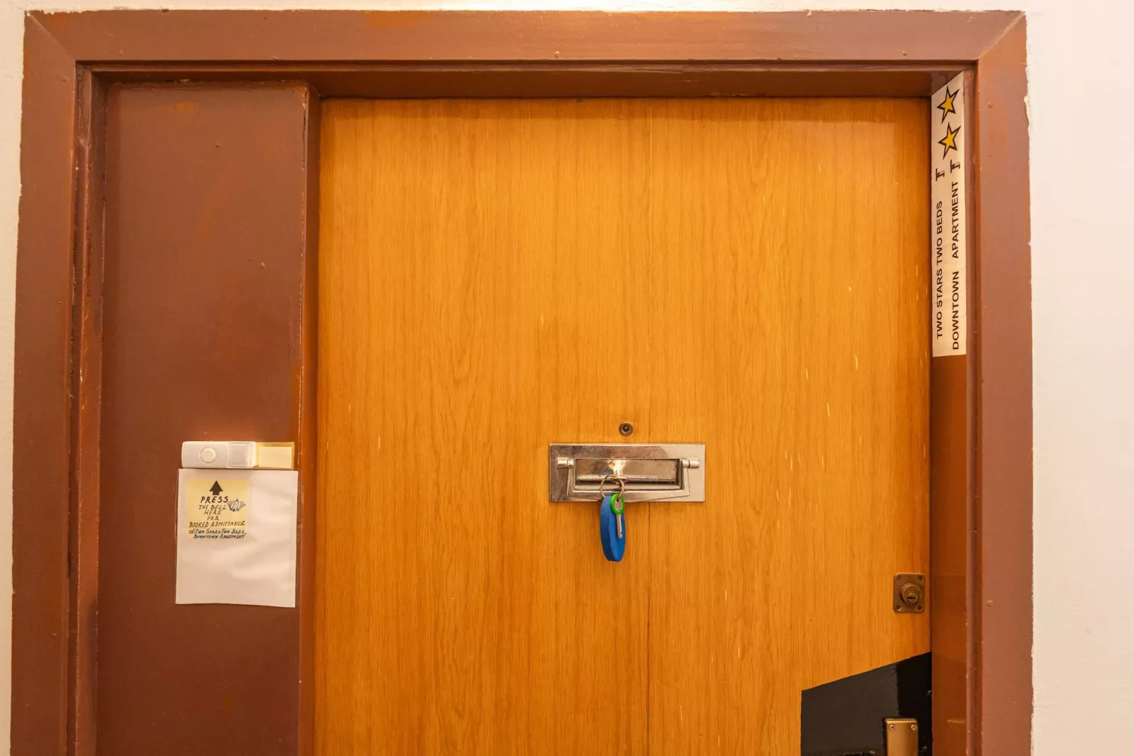 Two Stars Two Beds Downtown Apartment - One-Bedroom Apartment-Outdoor