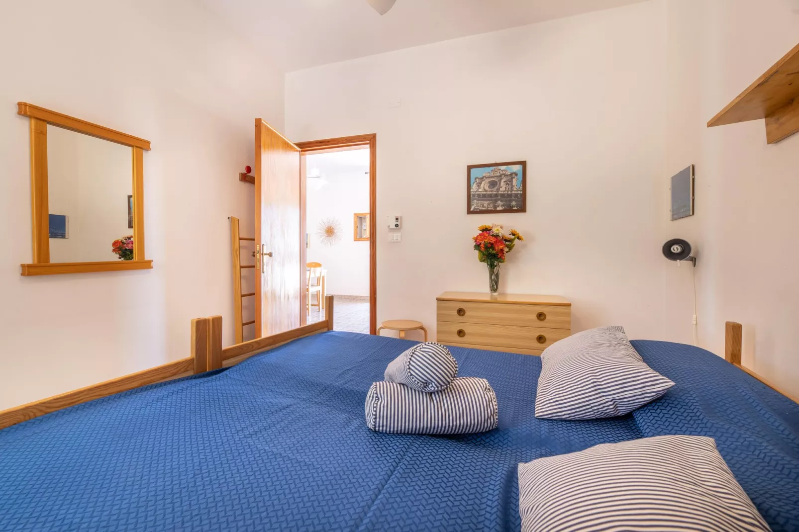 TS11-Bedroom