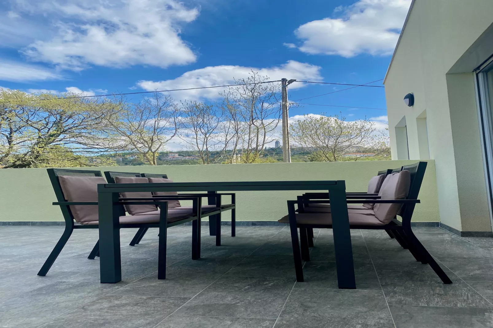 VERT Apartment - Two Bedroom Apartment with Terrace-Outdoor