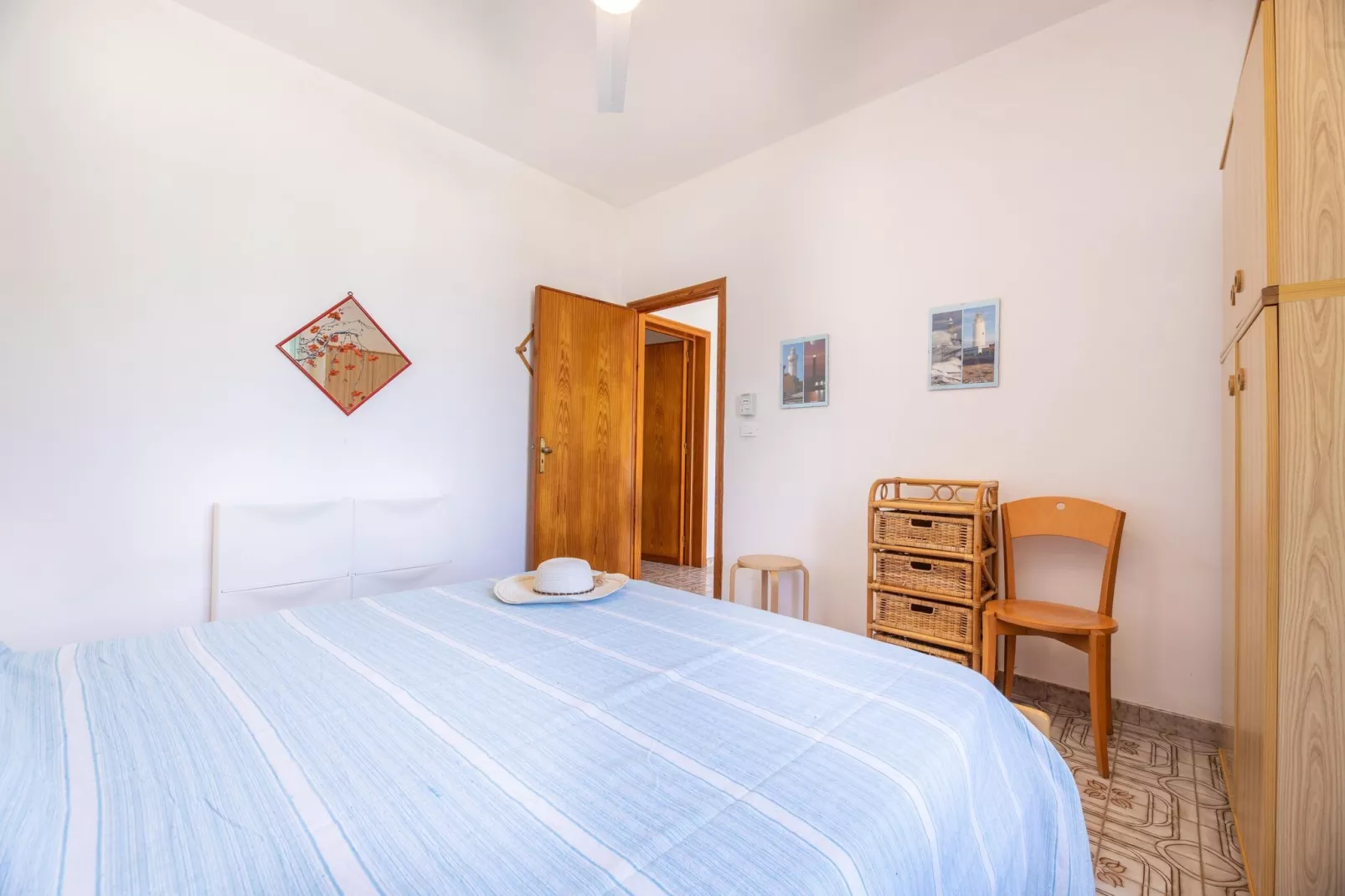TS11-Bedroom