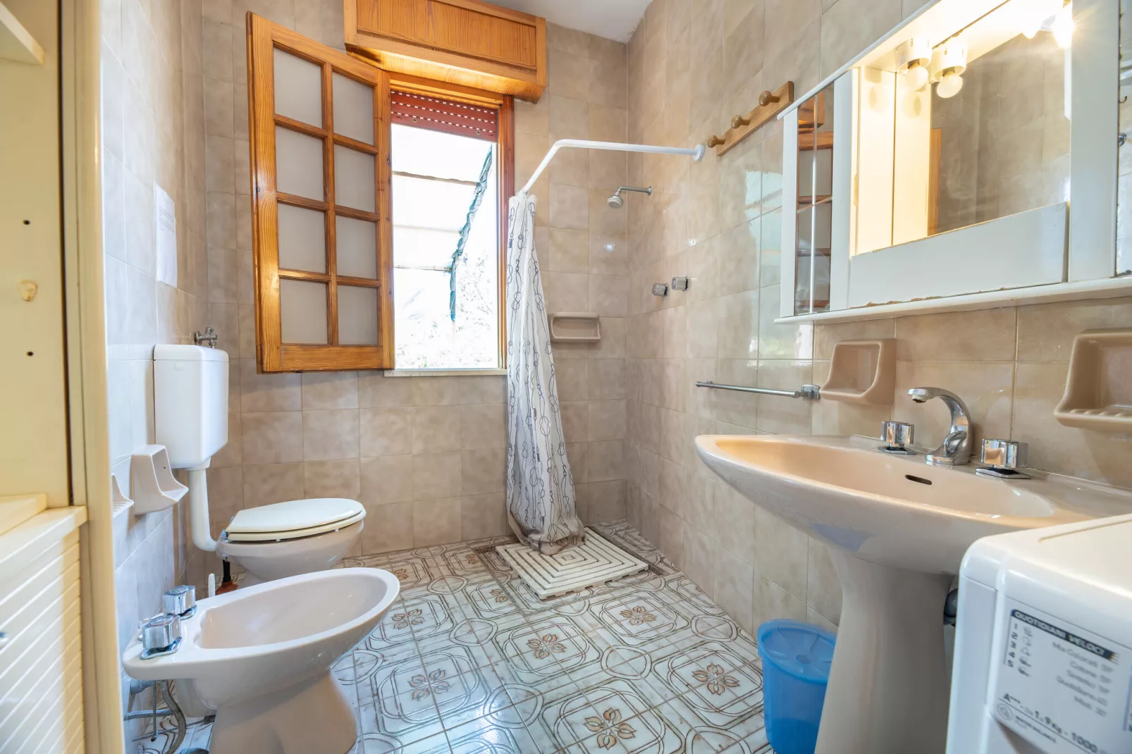 TS11-Bathroom