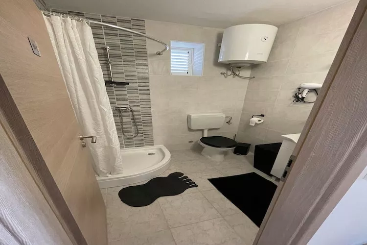 Apartments Sun 4 You - Two Bedroom Apartment with Balcony and Sea View (Apartment 2)-Bathroom