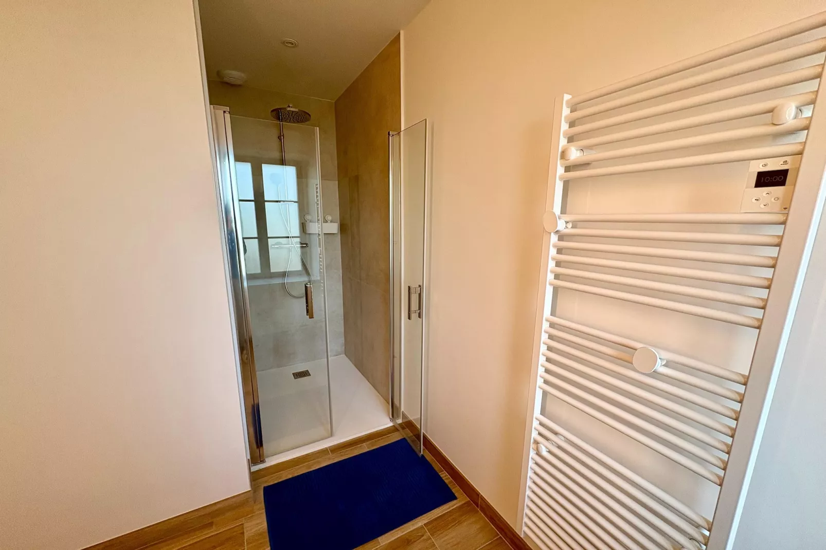 Joli gîte à Corseul-Bathroom