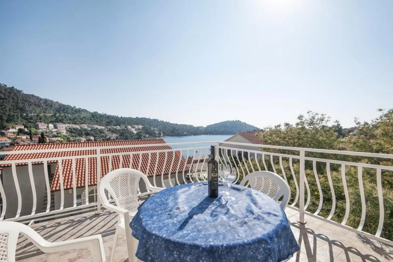 Bertie's Lodge - One Bedroom Apartment  with Terrace and Sea View(A2)-Terrasse