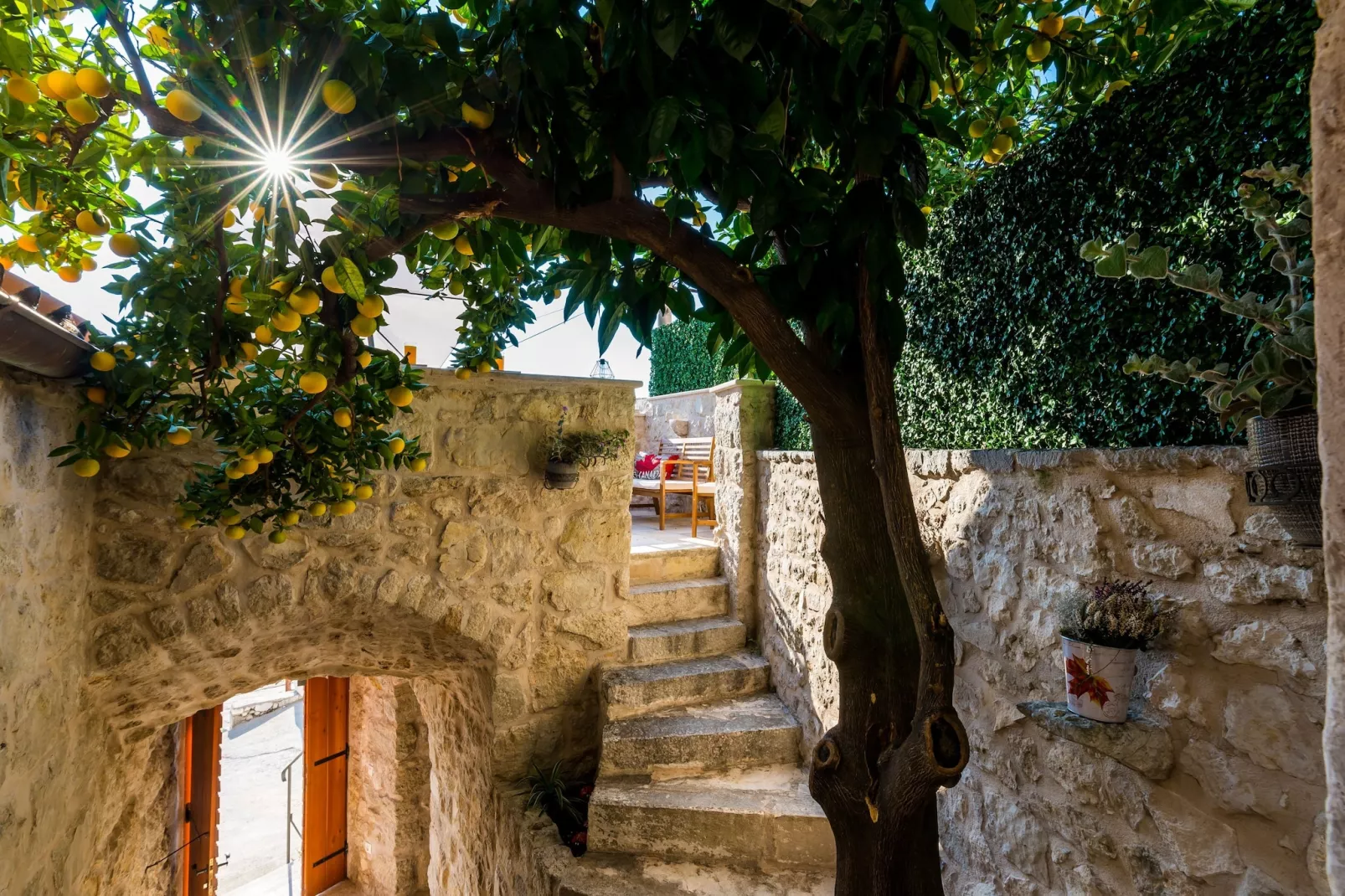 Villa Kanada - Two-Bedroom House with Terrace and Sea View-Im Freien