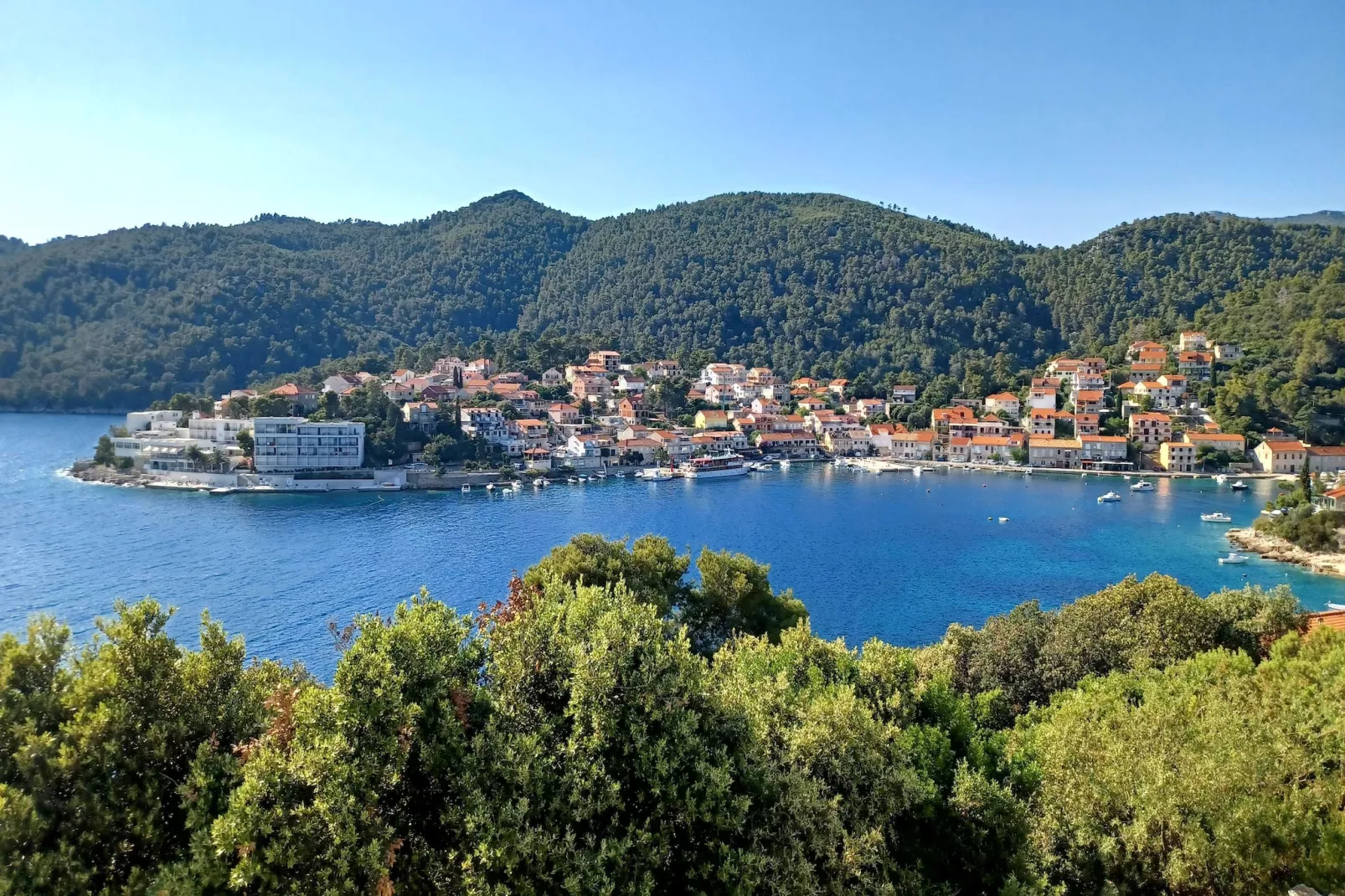 Bertie's Lodge - Standard Two Bedroom Apartment with Balcony and Sea view(A0)-Aussicht