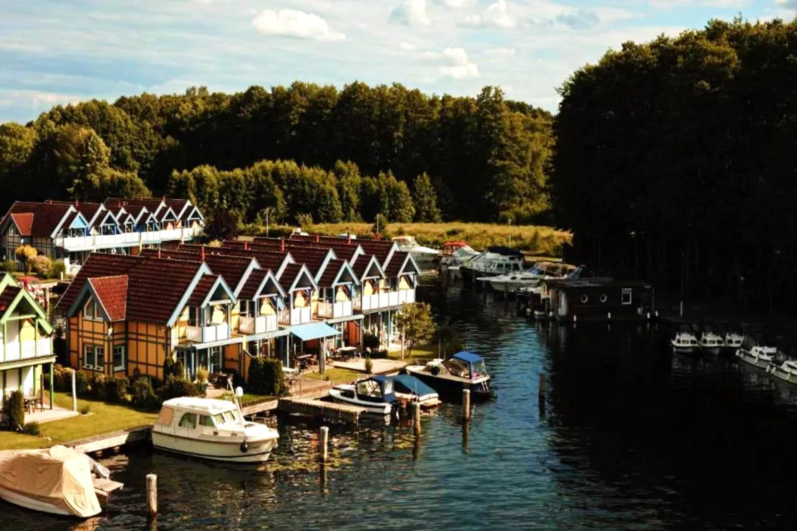 Hafendorf Suite-Areas within 1km in summer