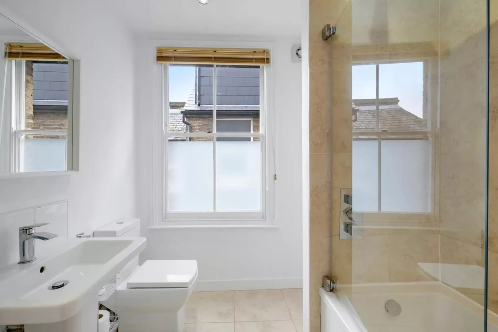 KT2 Gibbon Rd 94-Badezimmer