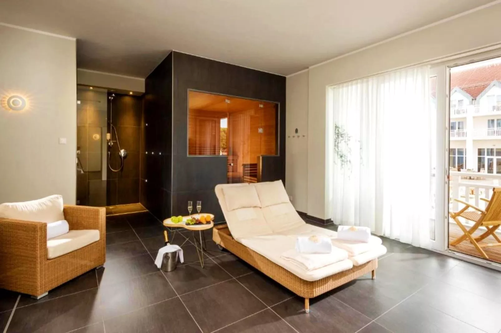 Hafendorf Standard Double Room-Wellness