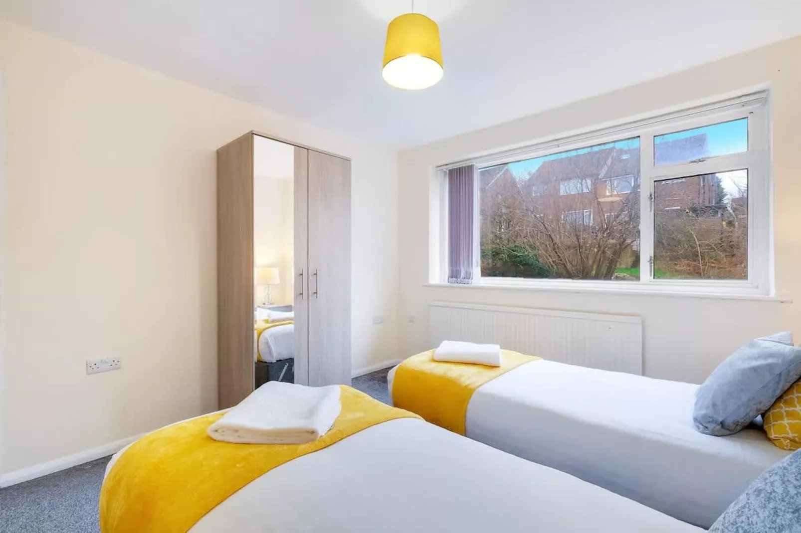 HP13 Arnison 94-Bedroom