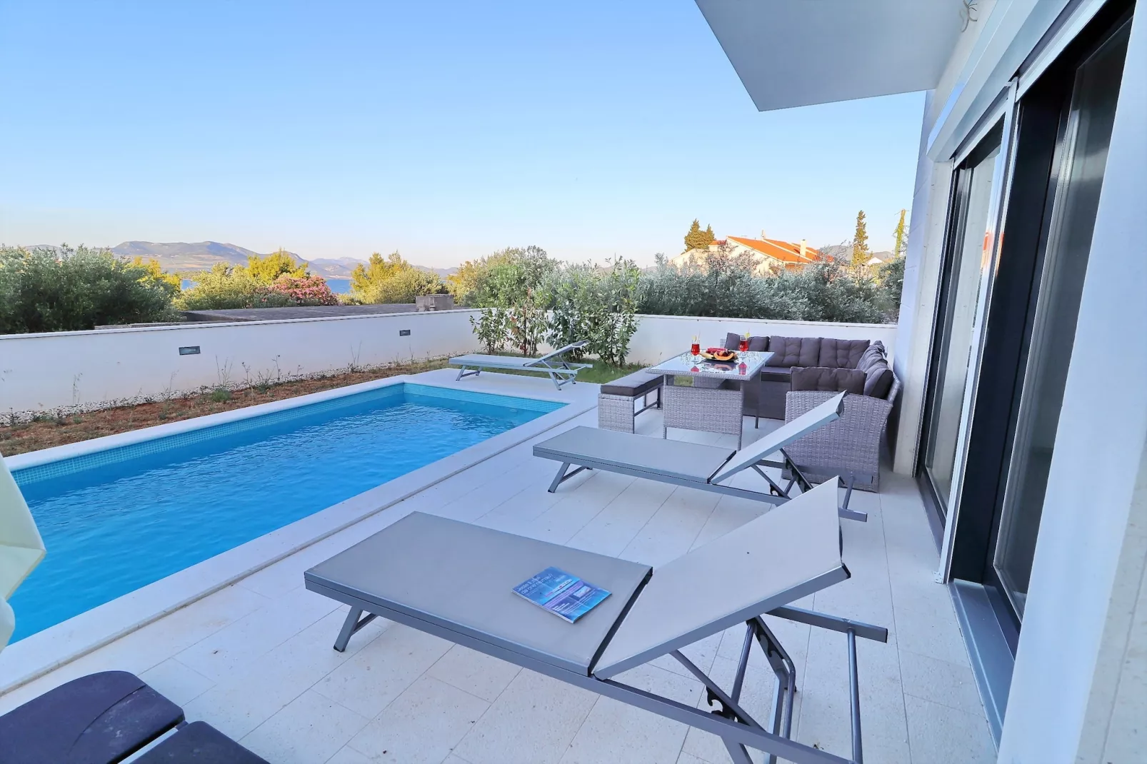 Villa E & D  - Four Bedroom Villa with Pool and Patio - Villa D-Schwimmbad