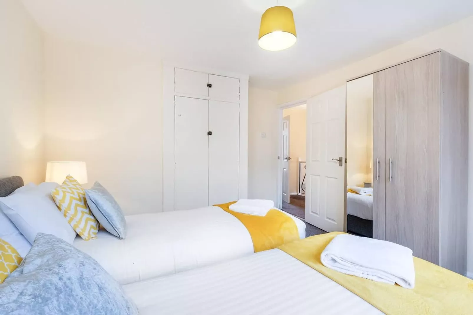 HP13 Arnison 94-Bedroom