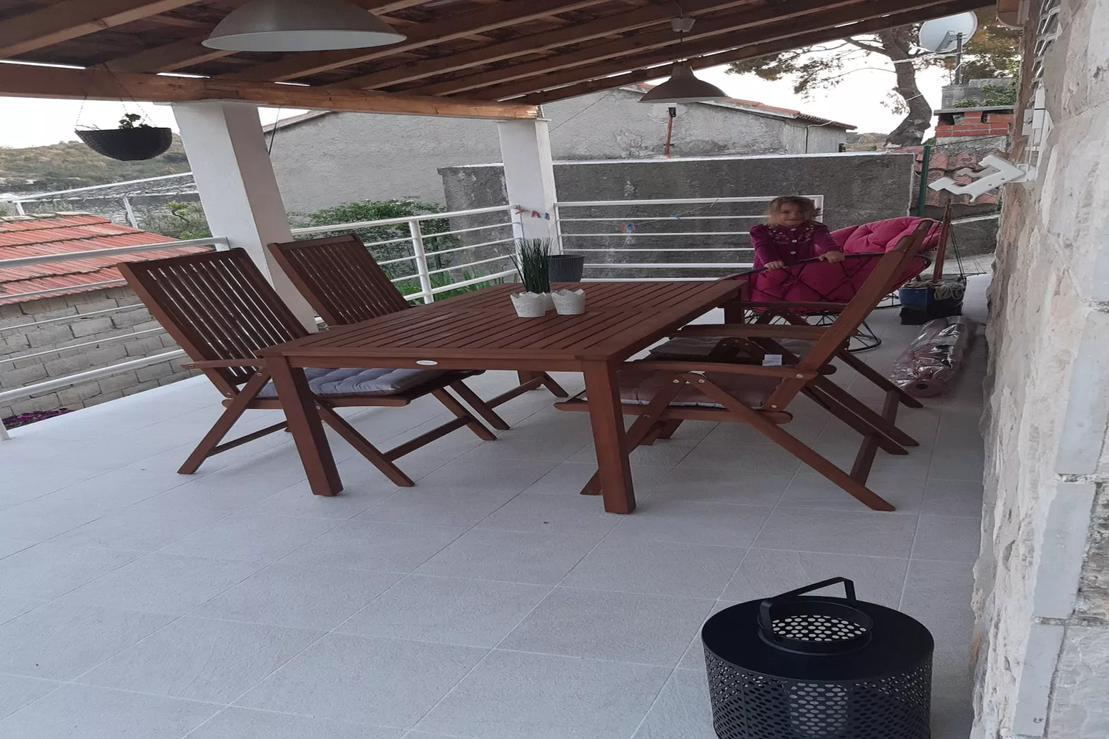 Holiday Home Magazin- One Bedroom Apartment with Terrace and Sea View-Terrace