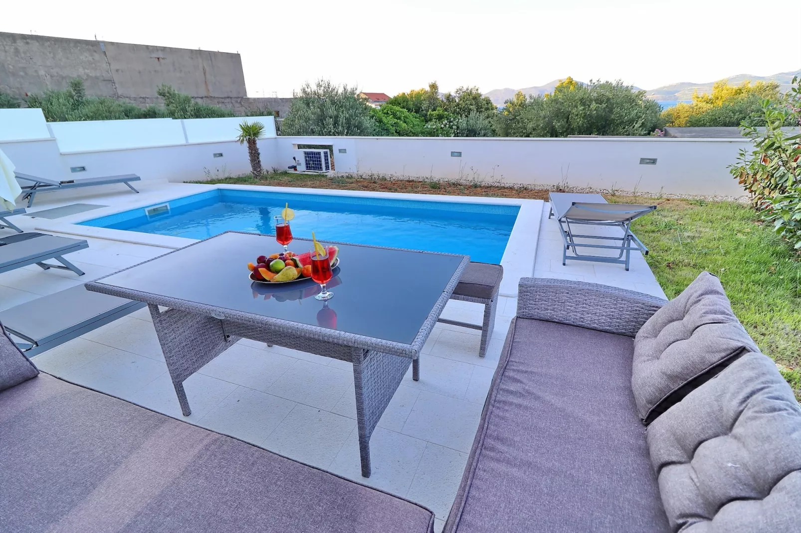 Villa E & D  - Four Bedroom Villa with Pool and Patio - Villa D-Schwimmbad