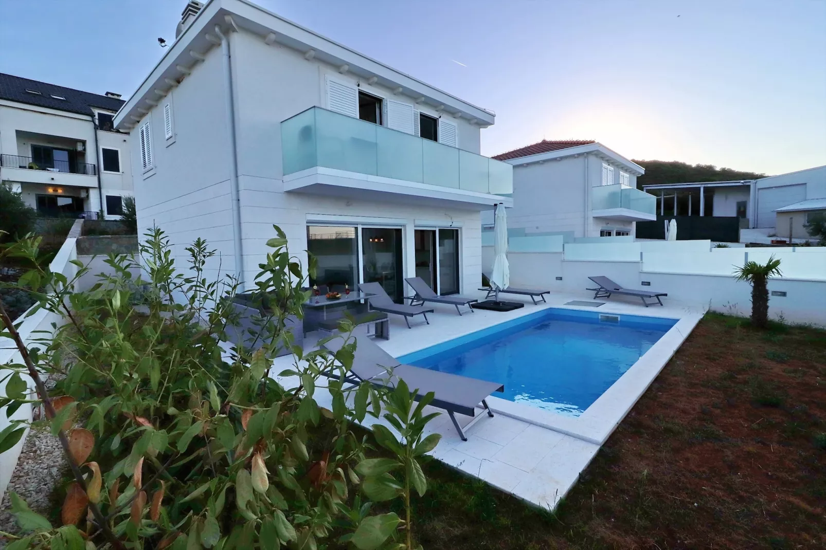 Villa E & D  - Four Bedroom Villa with Pool and Patio - Villa E-Swimming pool