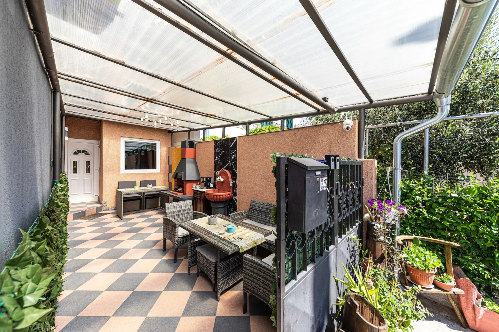 Apartments Keka - Studio Apartment-Terrasse