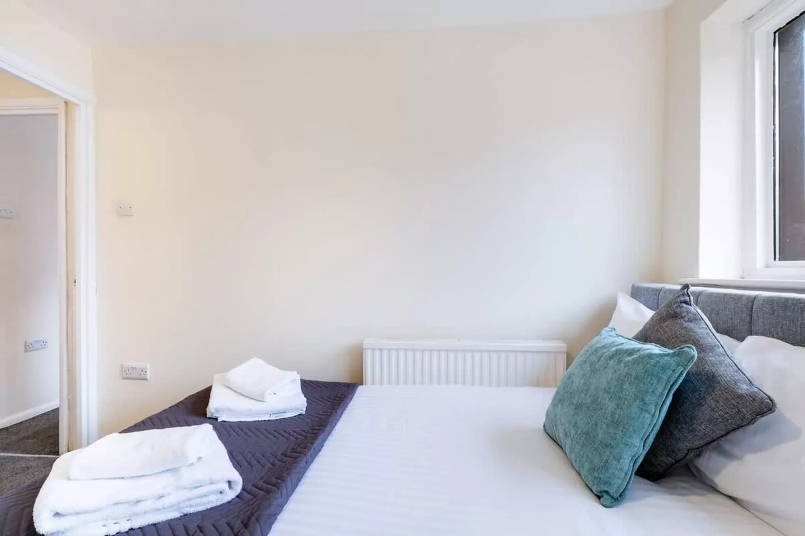 HP13 Arnison 94-Bedroom