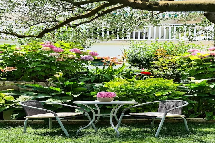 Holiday Home Gea - Three Bedroom Holiday Home with Terrace and Partial Sea View-Jardins en été