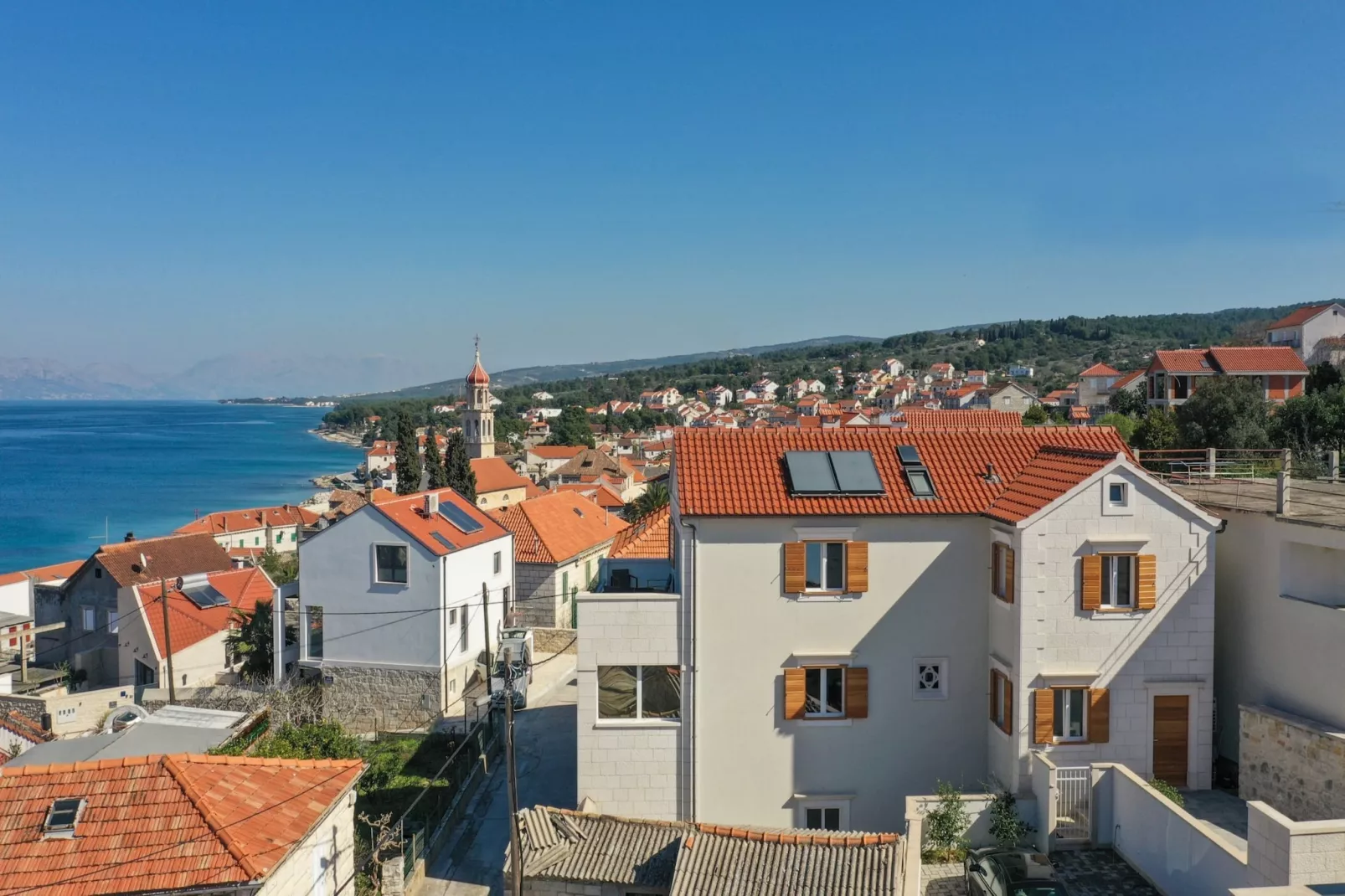 Apartment M&J - Comfort Two Bedroom Apartment with Terrace and Sea View (Škaro)-Im Freien