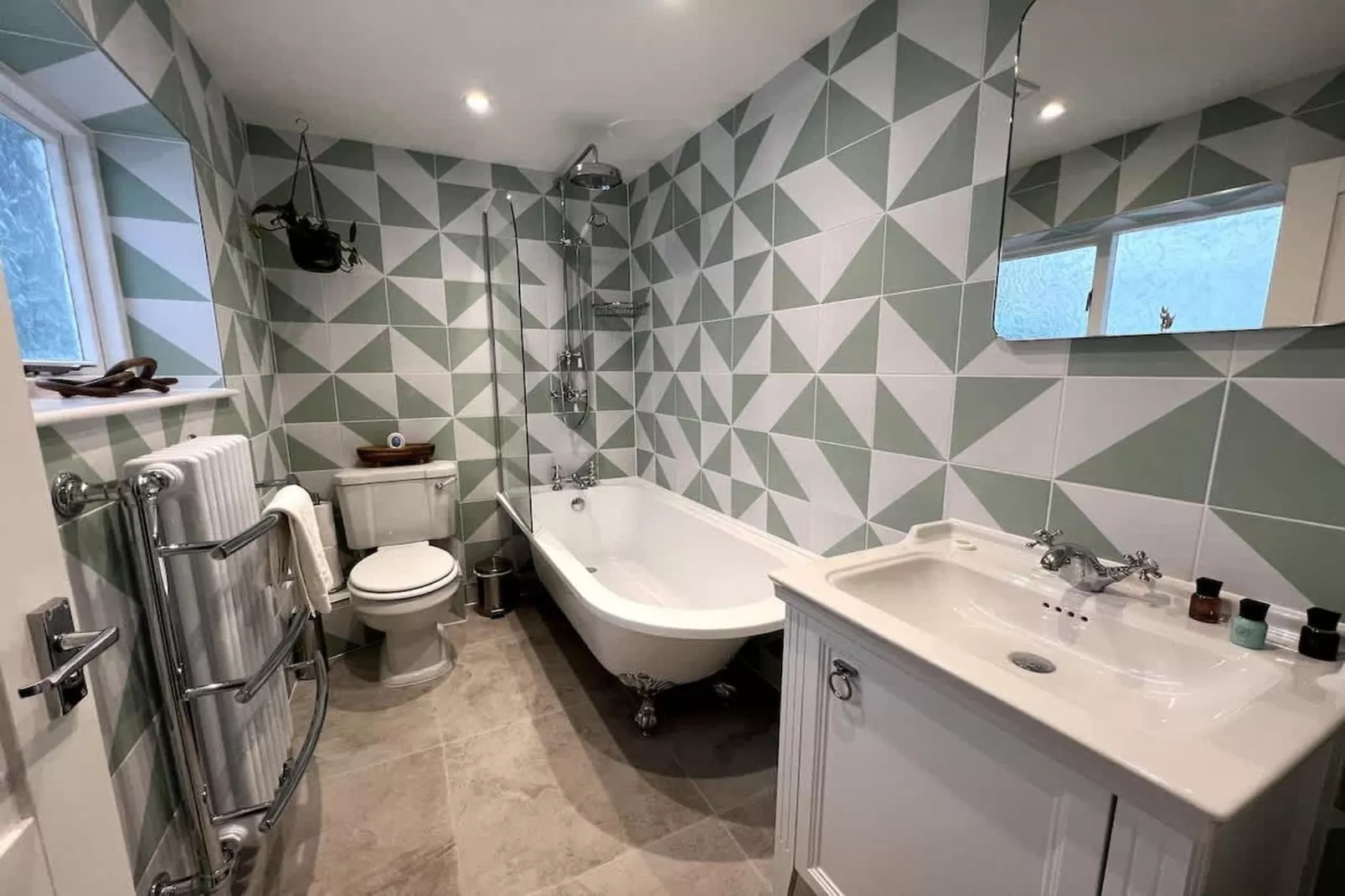 BS8 Bruton Pl 2-Badezimmer