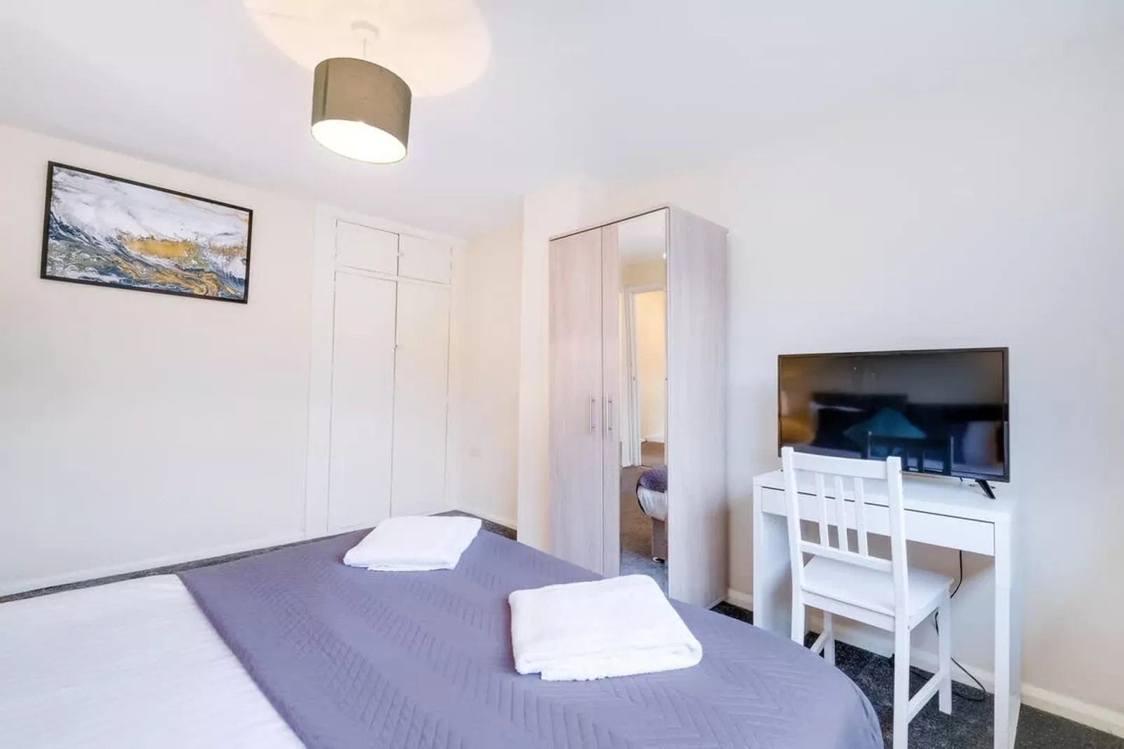 HP13 Arnison 94-Bedroom