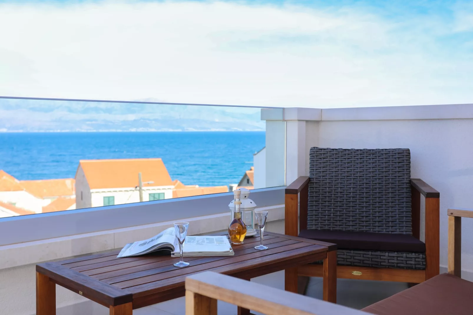 Apartment M&J - Comfort Two Bedroom Apartment with Terrace and Sea View (Škaro)-Terrasse