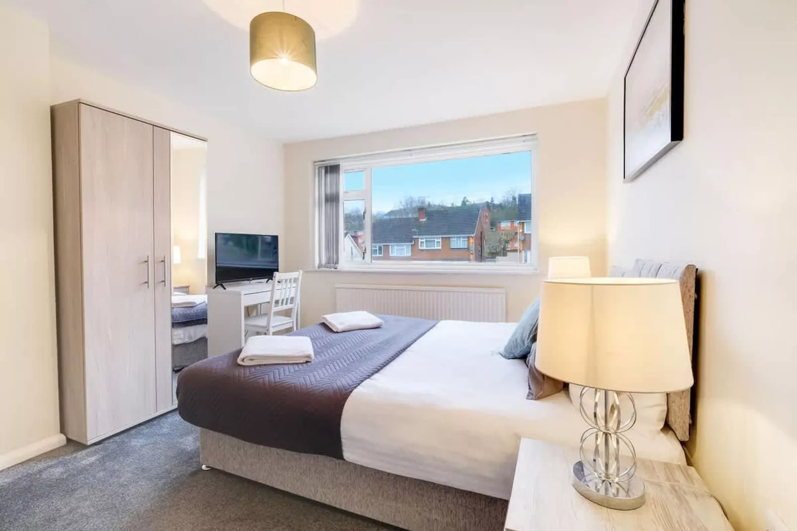 HP13 Arnison 94-Bedroom