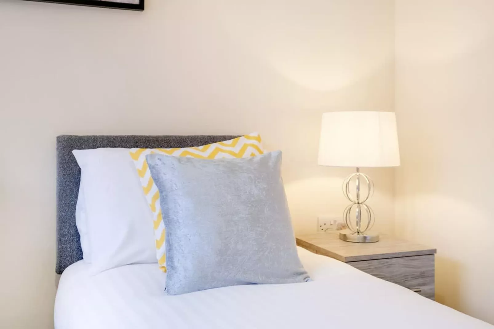 HP13 Arnison 94-Bedroom