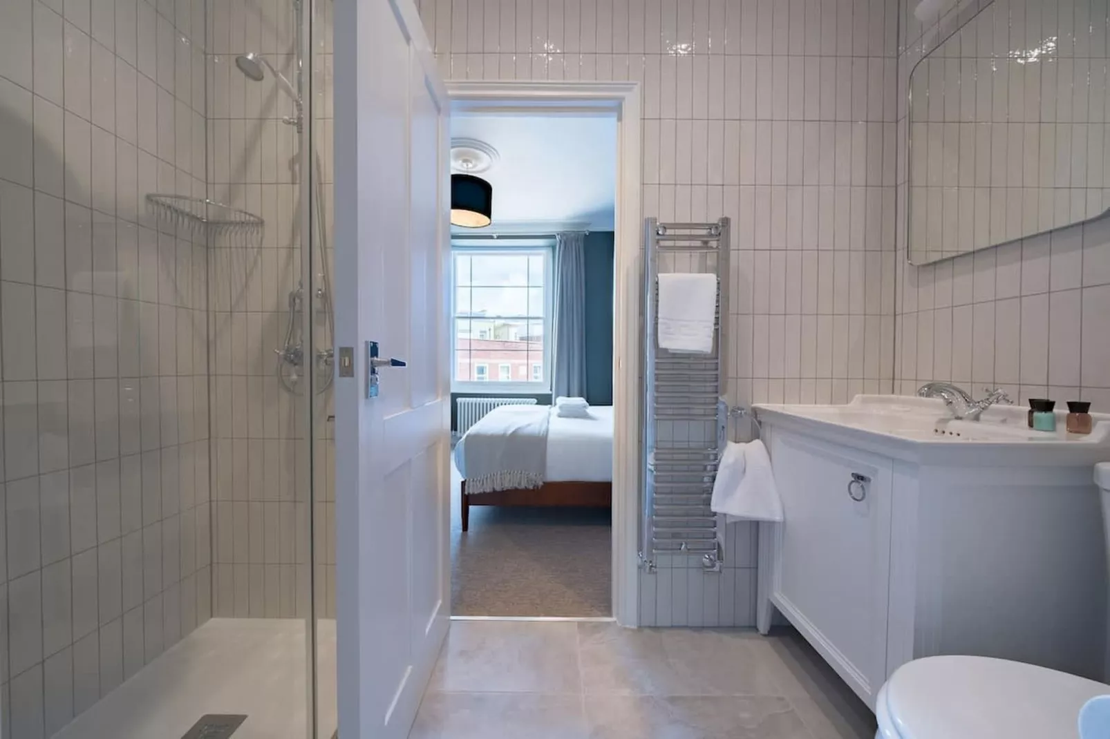 BS8 Bruton Pl 2-Badezimmer