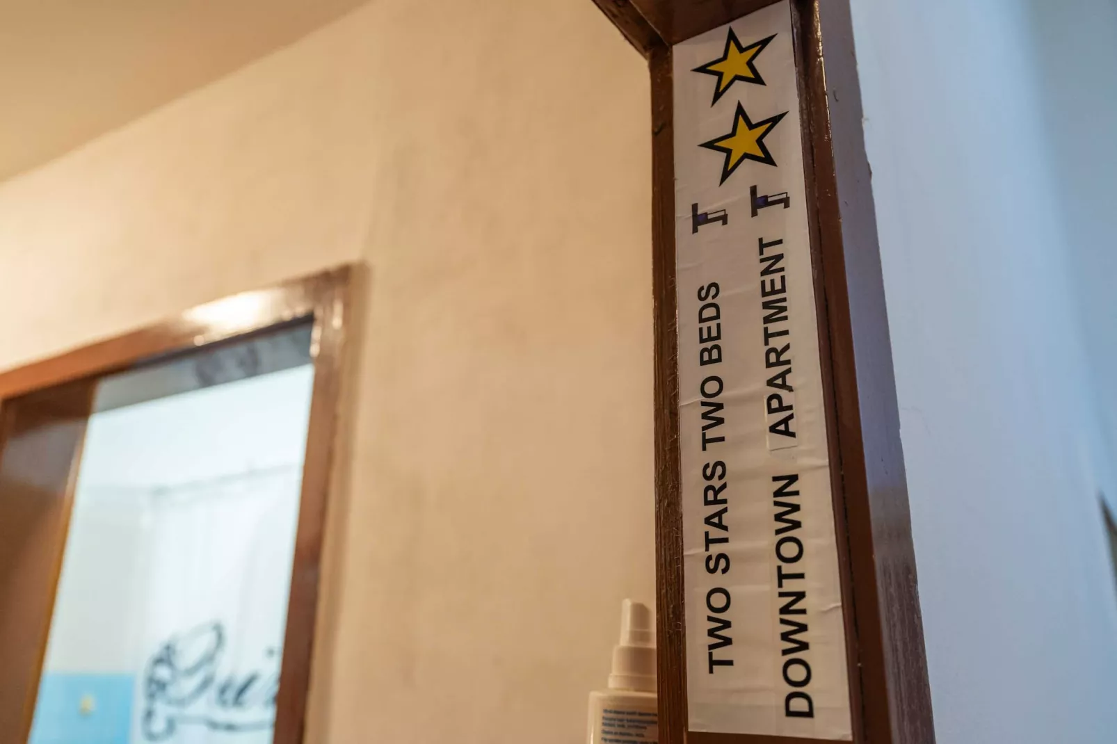 Two Stars Two Beds Downtown Apartment - One-Bedroom Apartment-Indoor