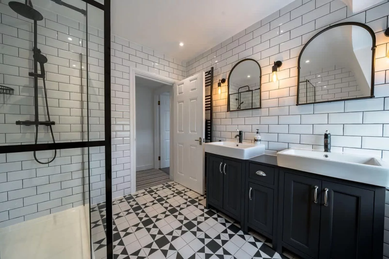 BA1 Walcot 4-Badezimmer