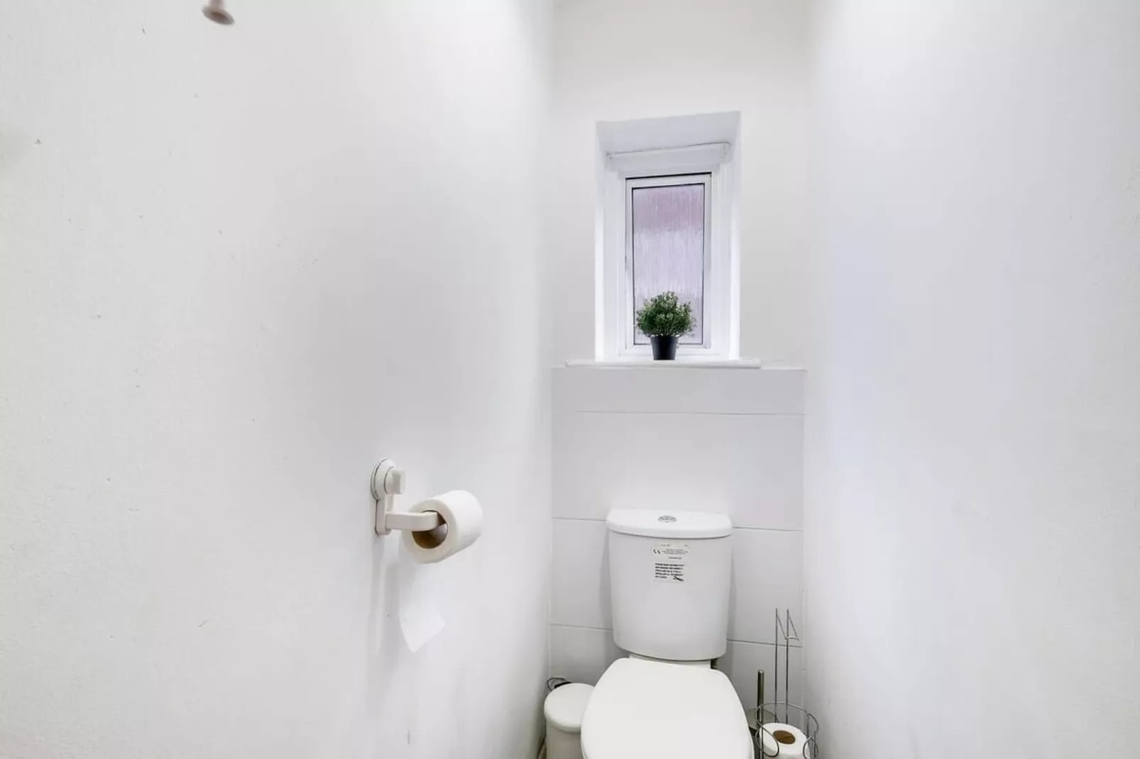 HP13 Arnison 94-Bathroom