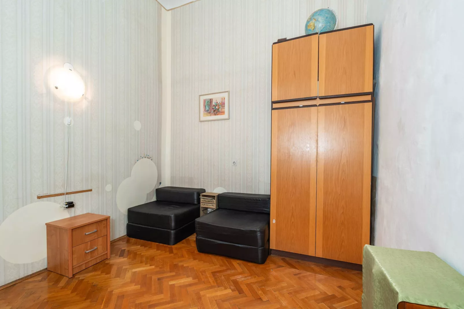 Two Stars Two Beds Downtown Apartment - One-Bedroom Apartment-Indoor