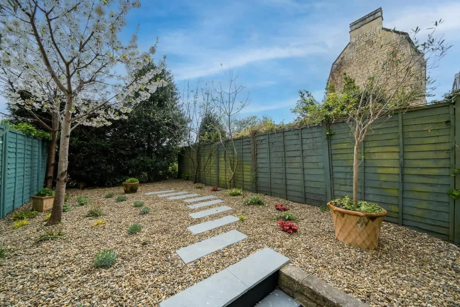 BA1 Walcot 4-Garten Sommer