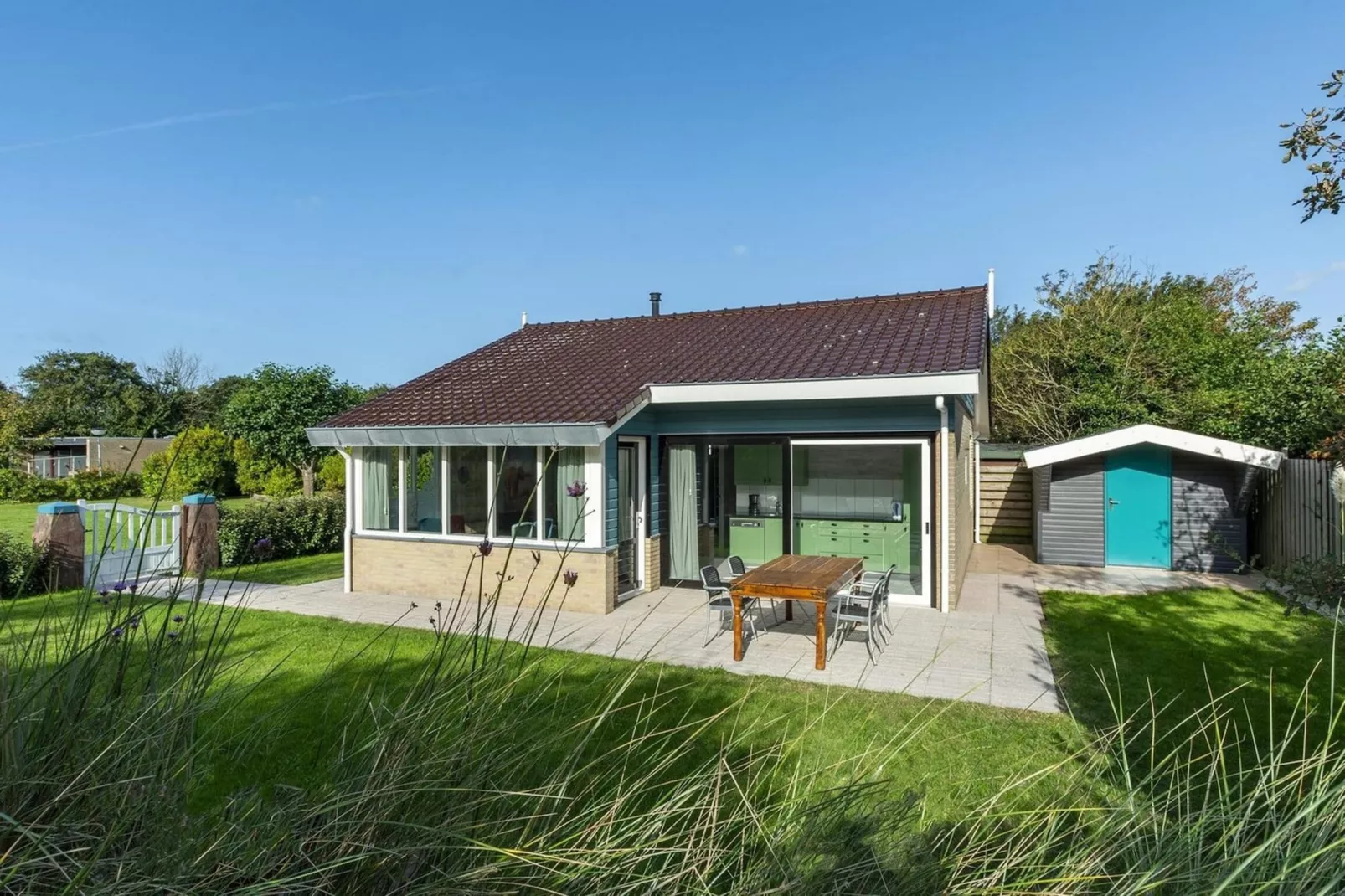 Garnekuul 90-Exterior in summer