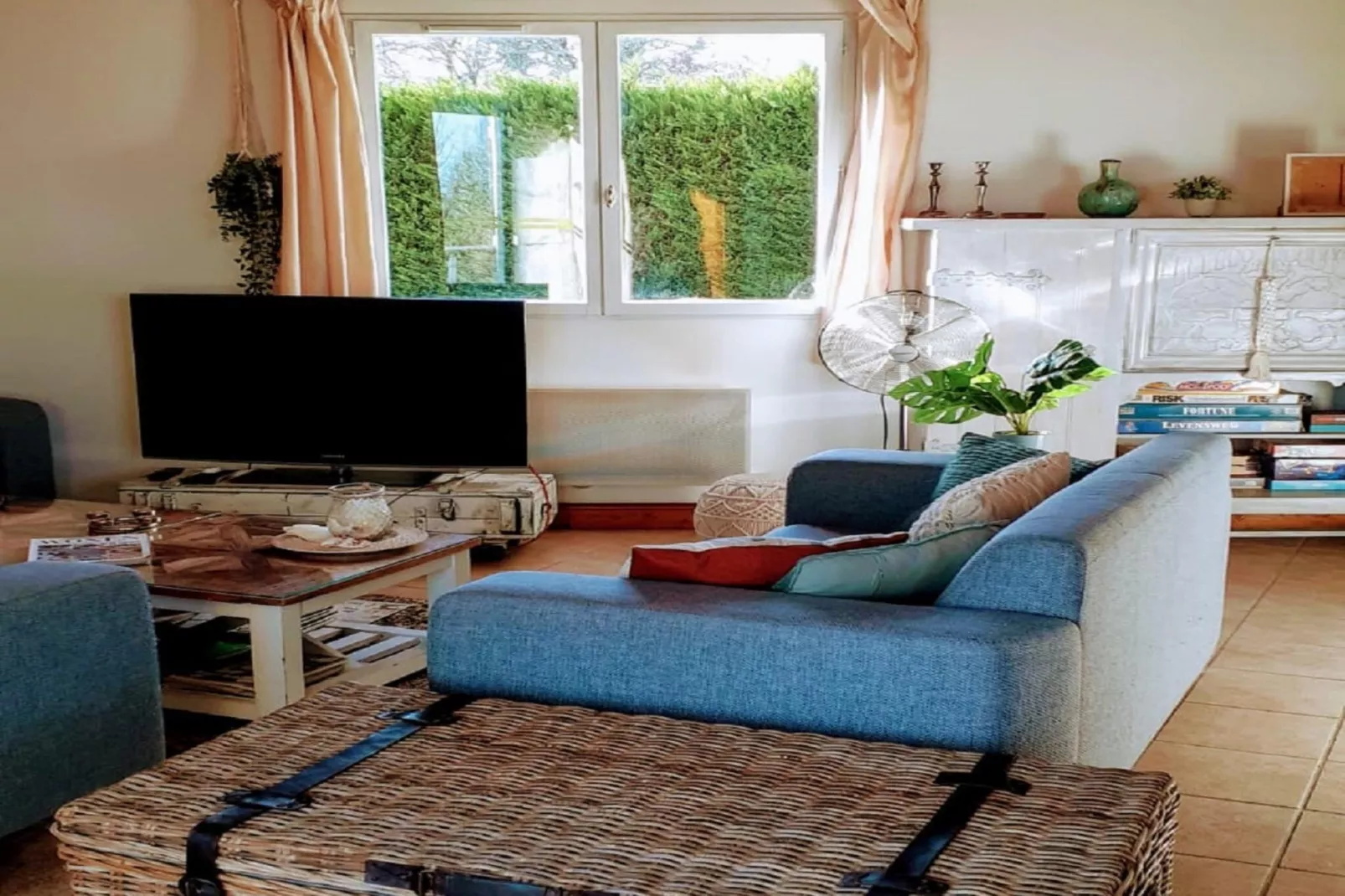 Le Place-Living room