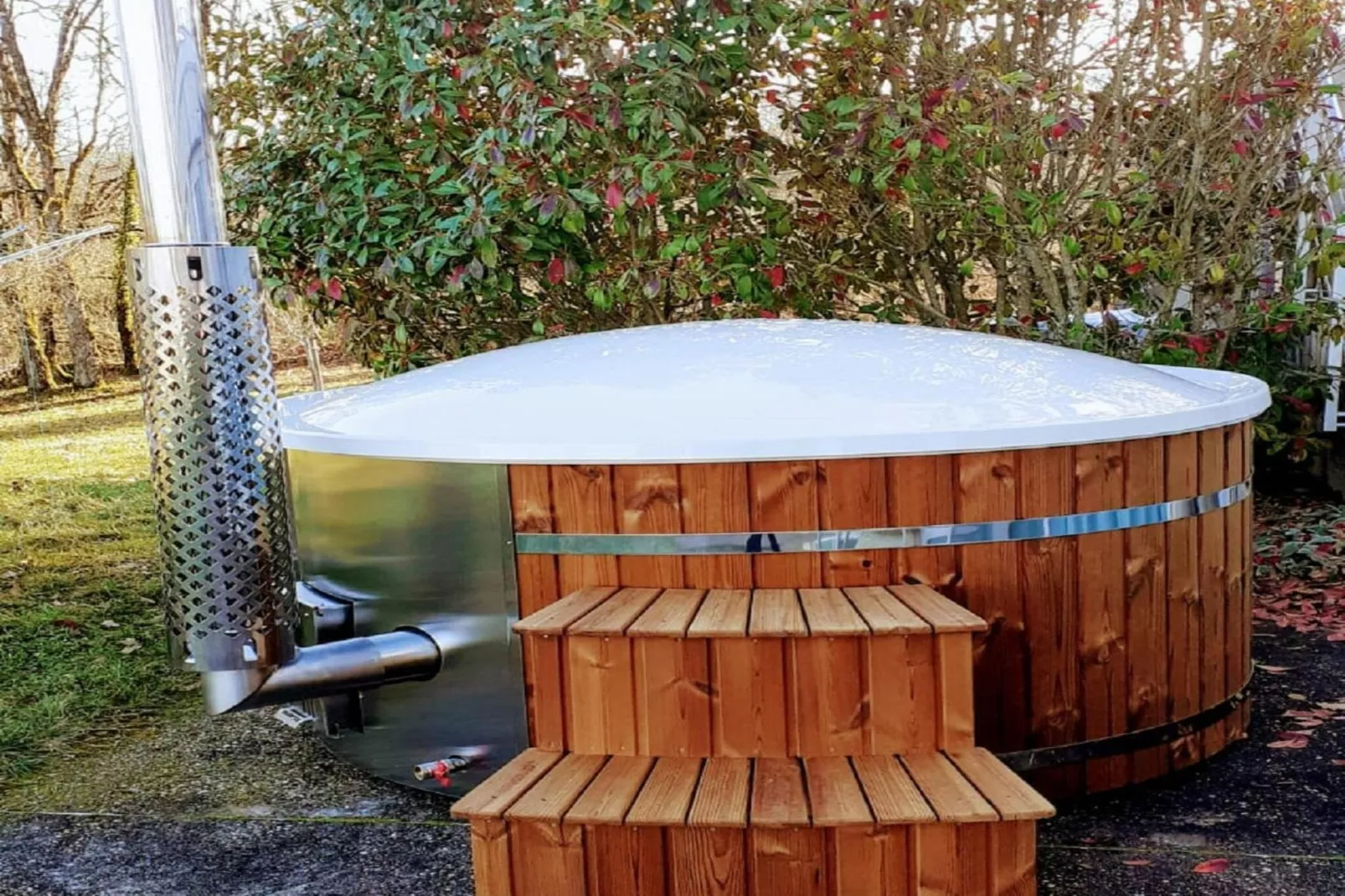 Le Place-Swimming pool