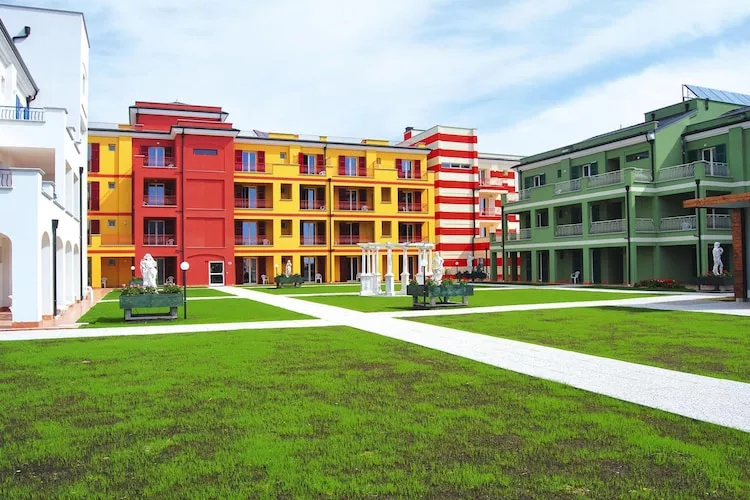 Ferienresort Ai Pozzi Village Resort Loano - M2 / A2 Studio ca 20-22 qm - Außenbereich Sommer