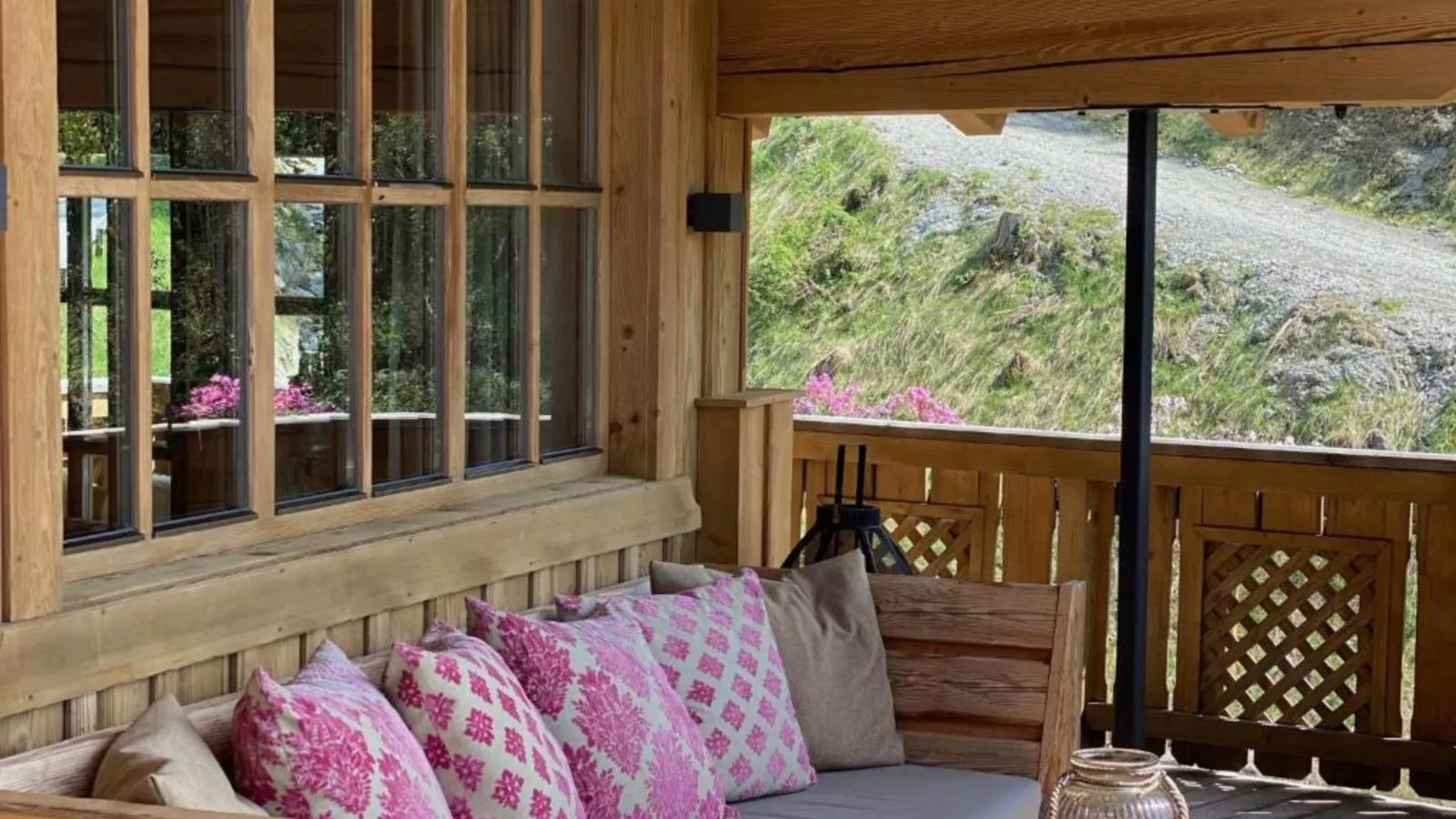 Lodge of Joy-Terrasse/Balkon