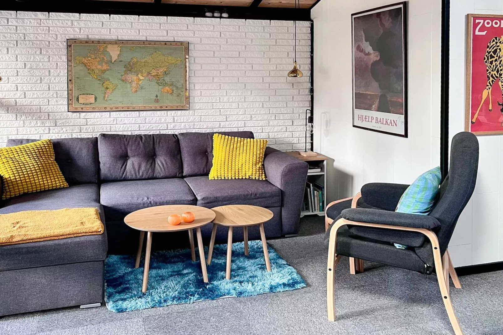 Charming Retreat by River - By Traum Ferienwohnungen-Indoor