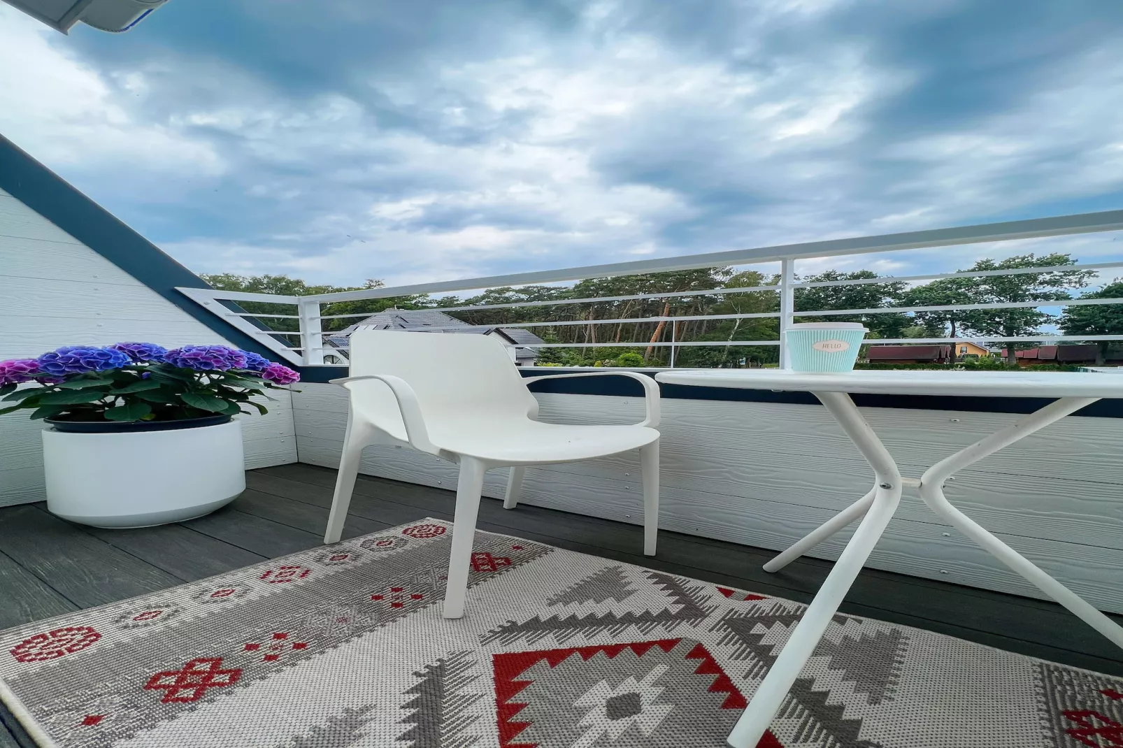 Apartament z balkonem na pierwszym piętrze